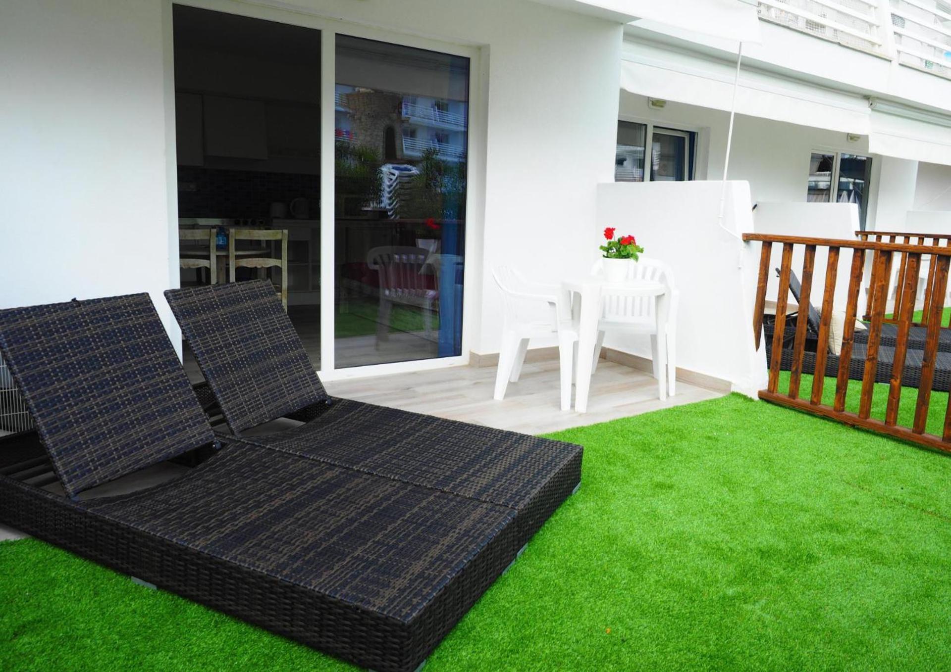 One-Bedroom Apartment Ground Floor Private Terrace