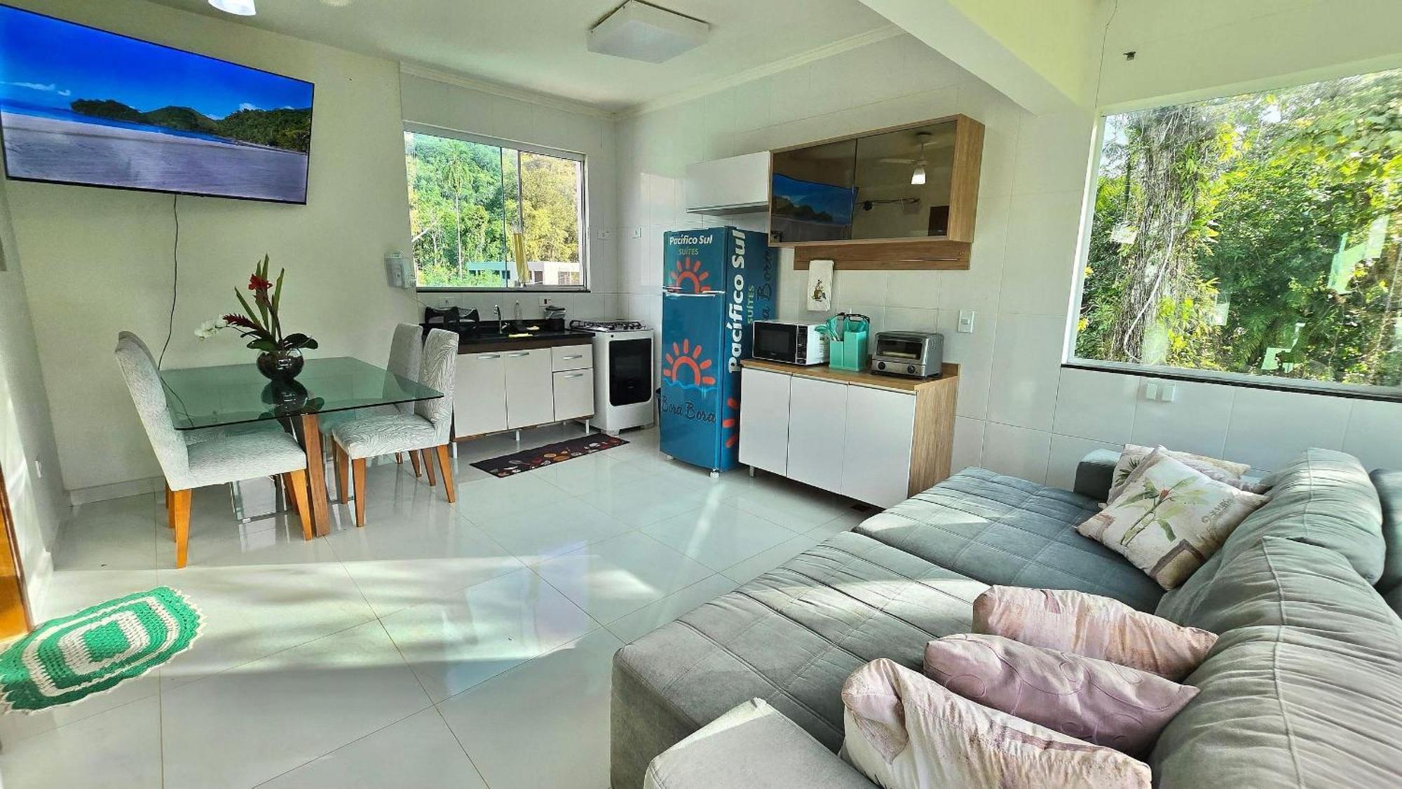 Apartment with Mountain View,1705127165:JPEG