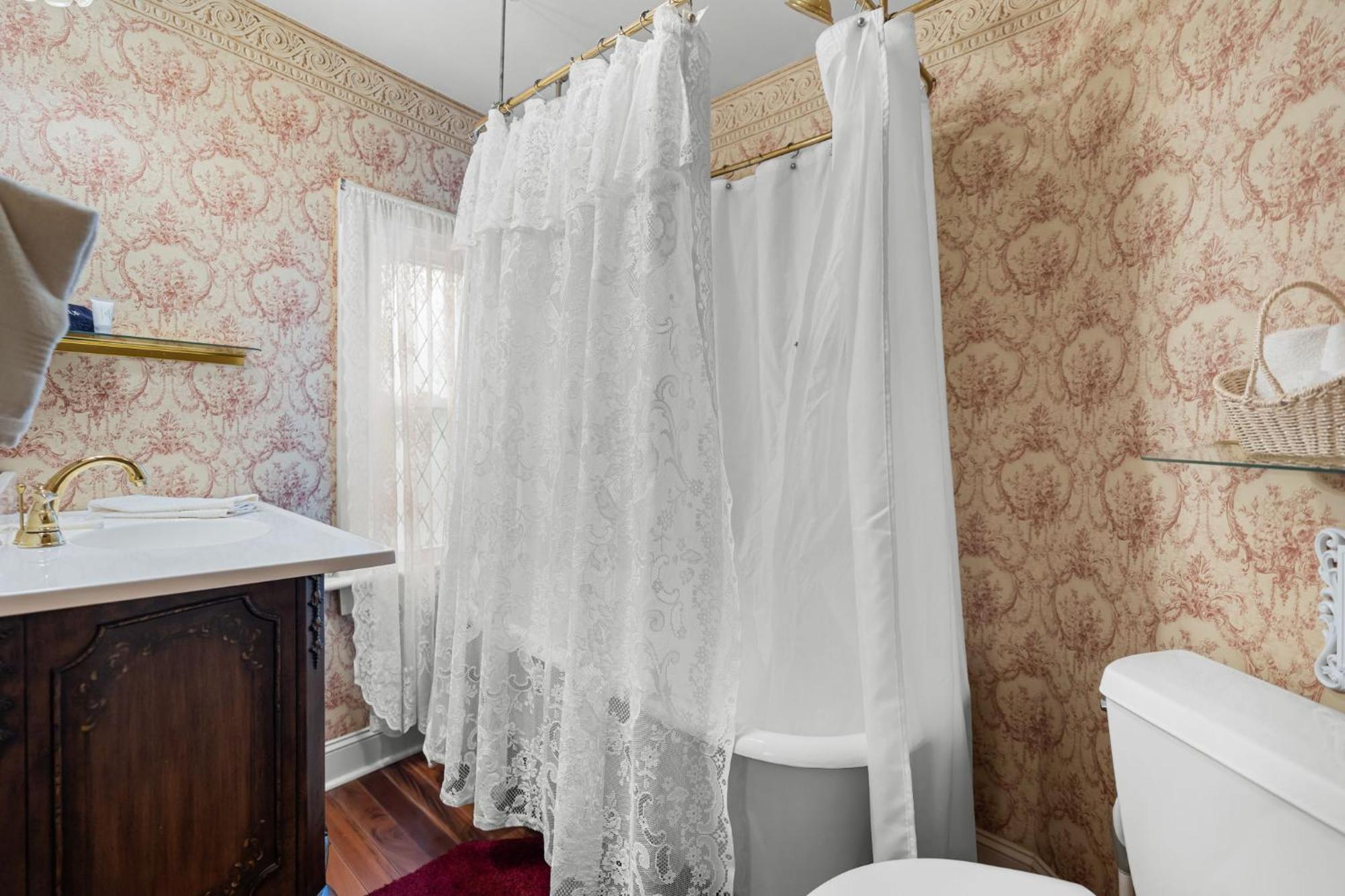 Suite with Mountain View
