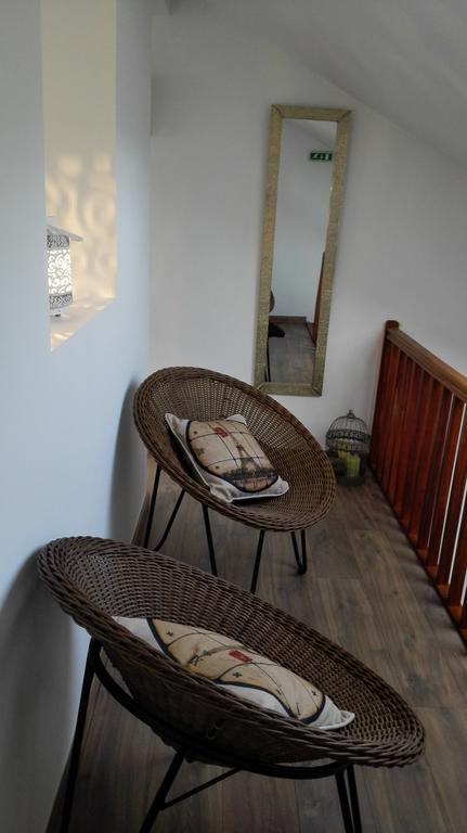 Studio with Garden View,171948000:JPEG