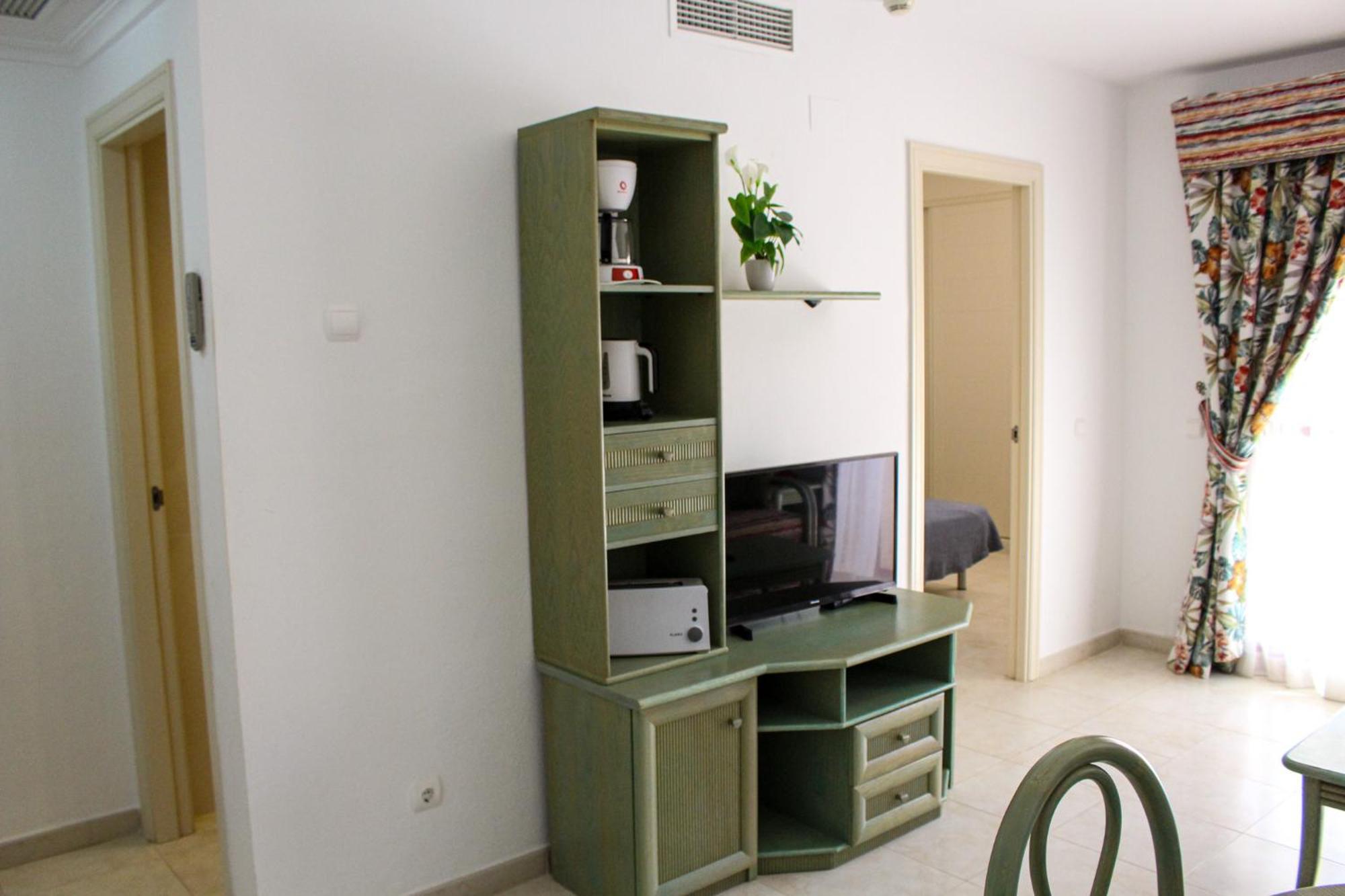 One-Bedroom Apartment (2 Adults + 2 Children),1722909633:JPEG