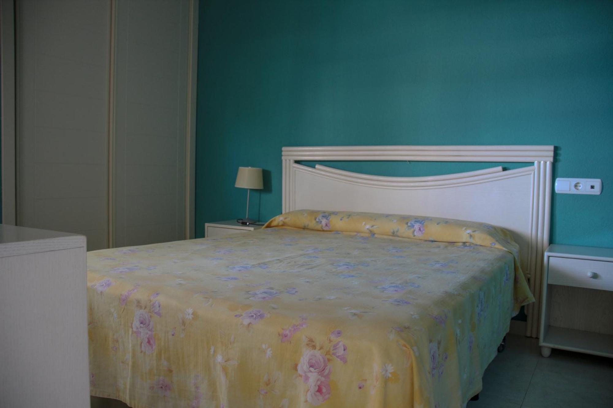One-Bedroom Apartment Silver