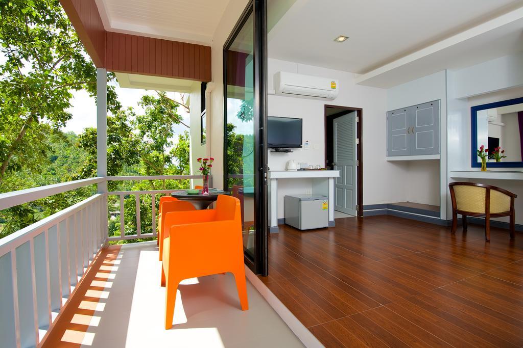 Villa with Garden View
