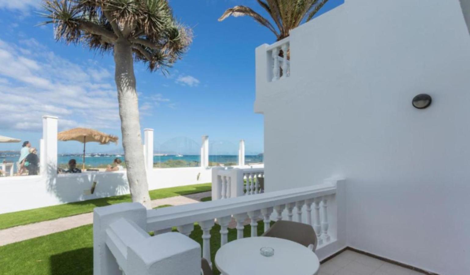 One-Bedroom Apartment Balcony Sea View