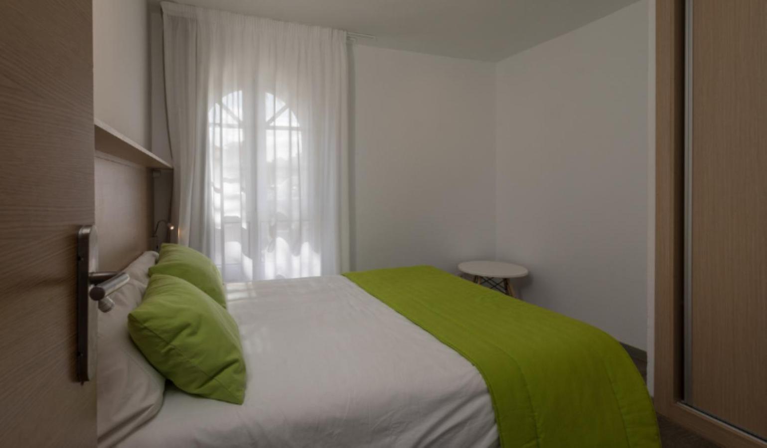 One-Bedroom Apartment Balcony Sea View