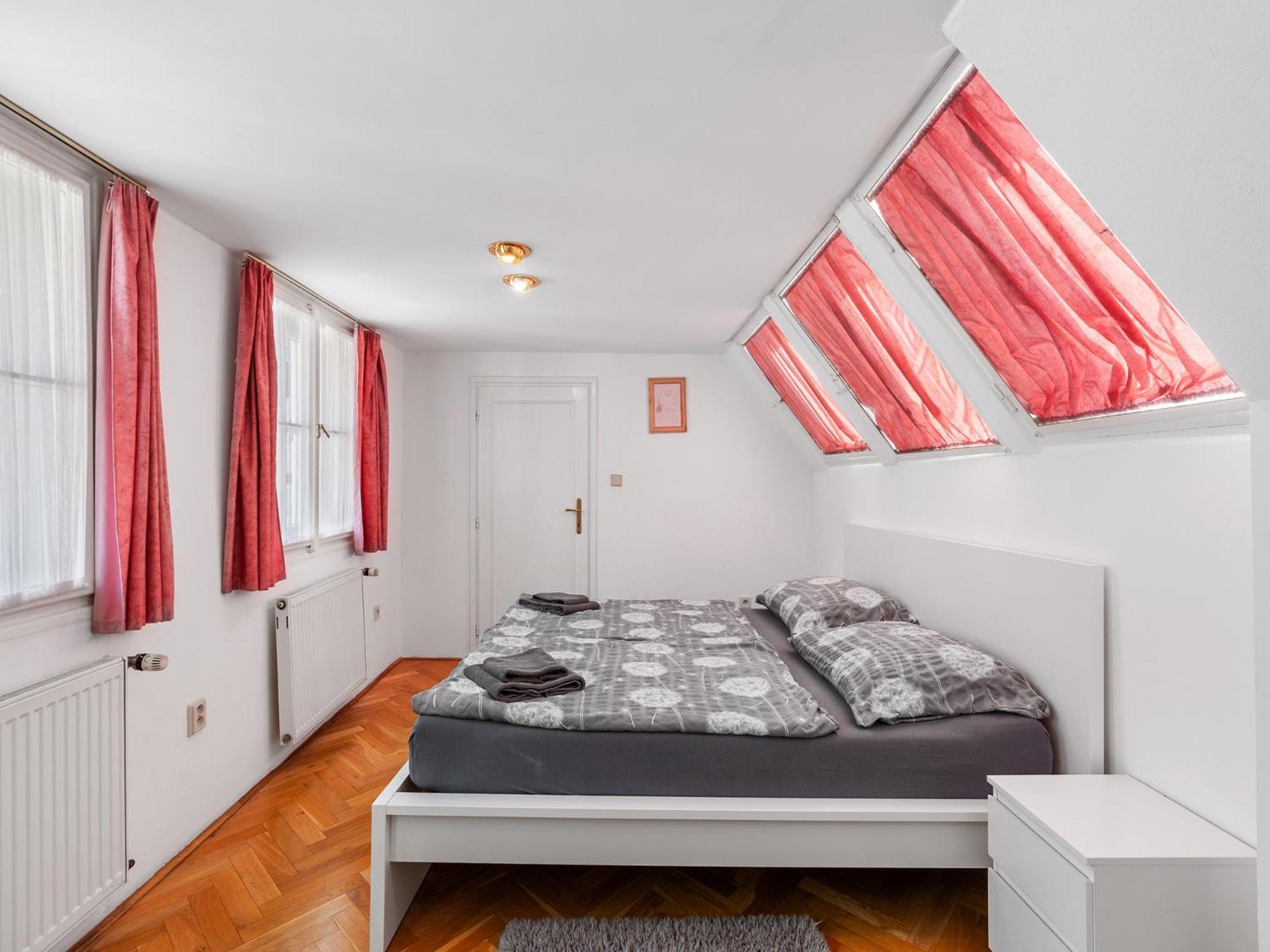 Loft,1746766756:JPEG