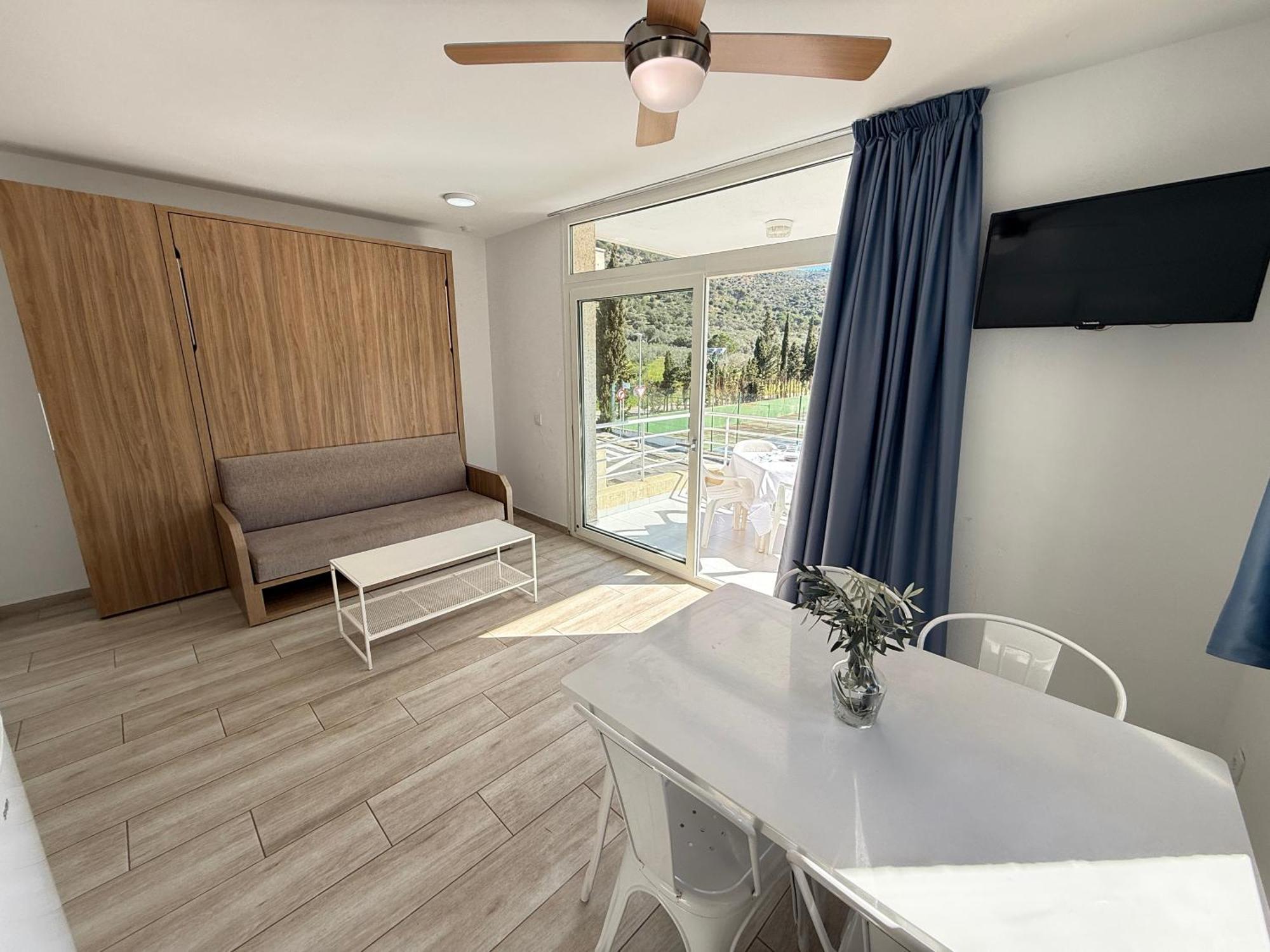 Superior One-Bedroom Apartment