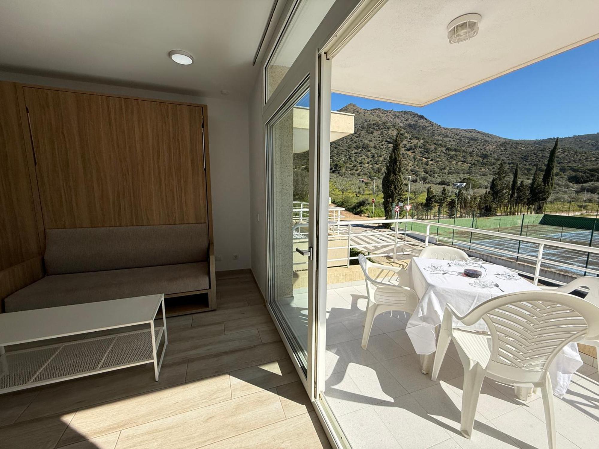 Superior One-Bedroom Apartment
