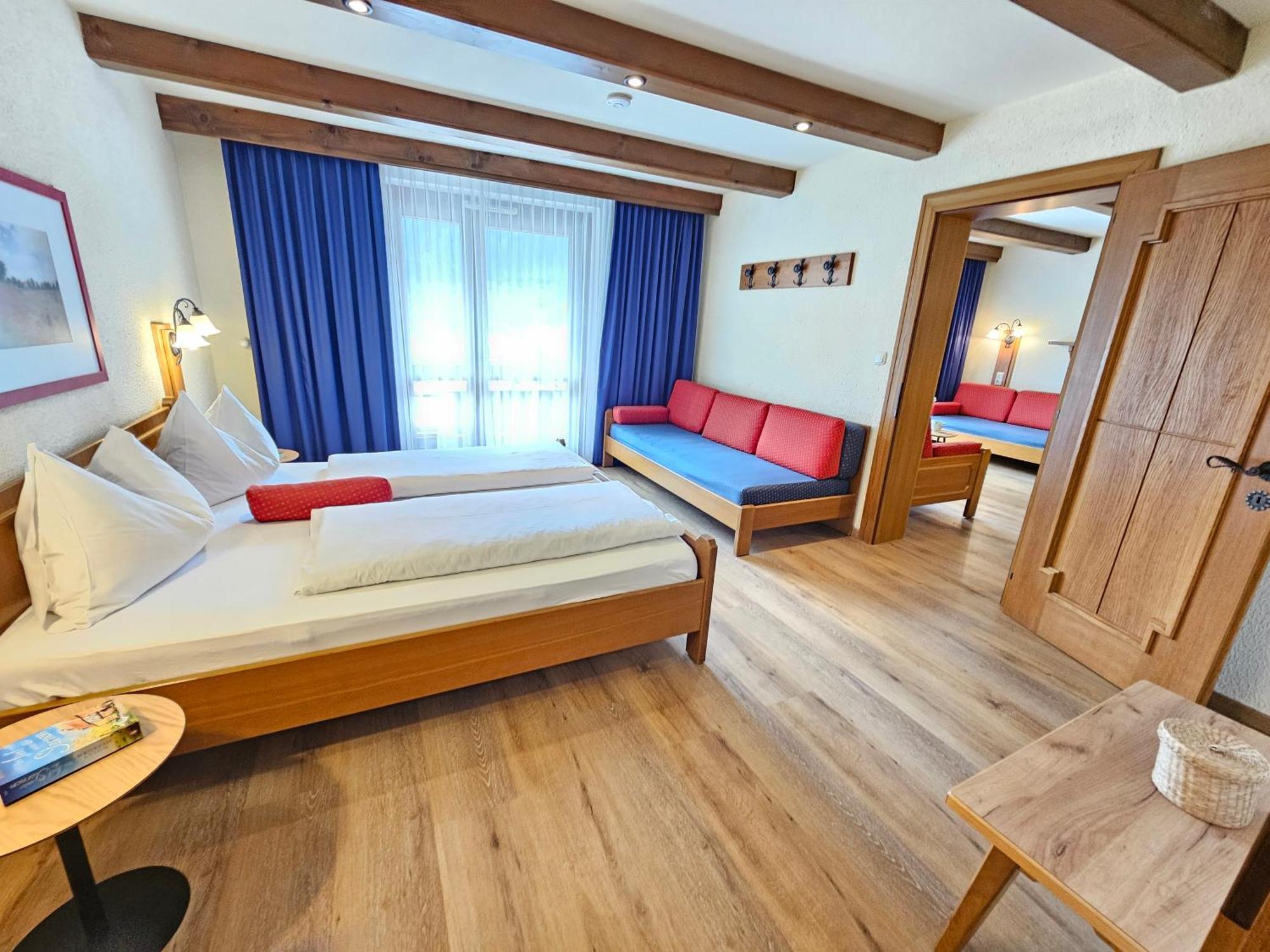 One-Bedroom Apartment with Balcony and Mountain View,1758433268:JPEG