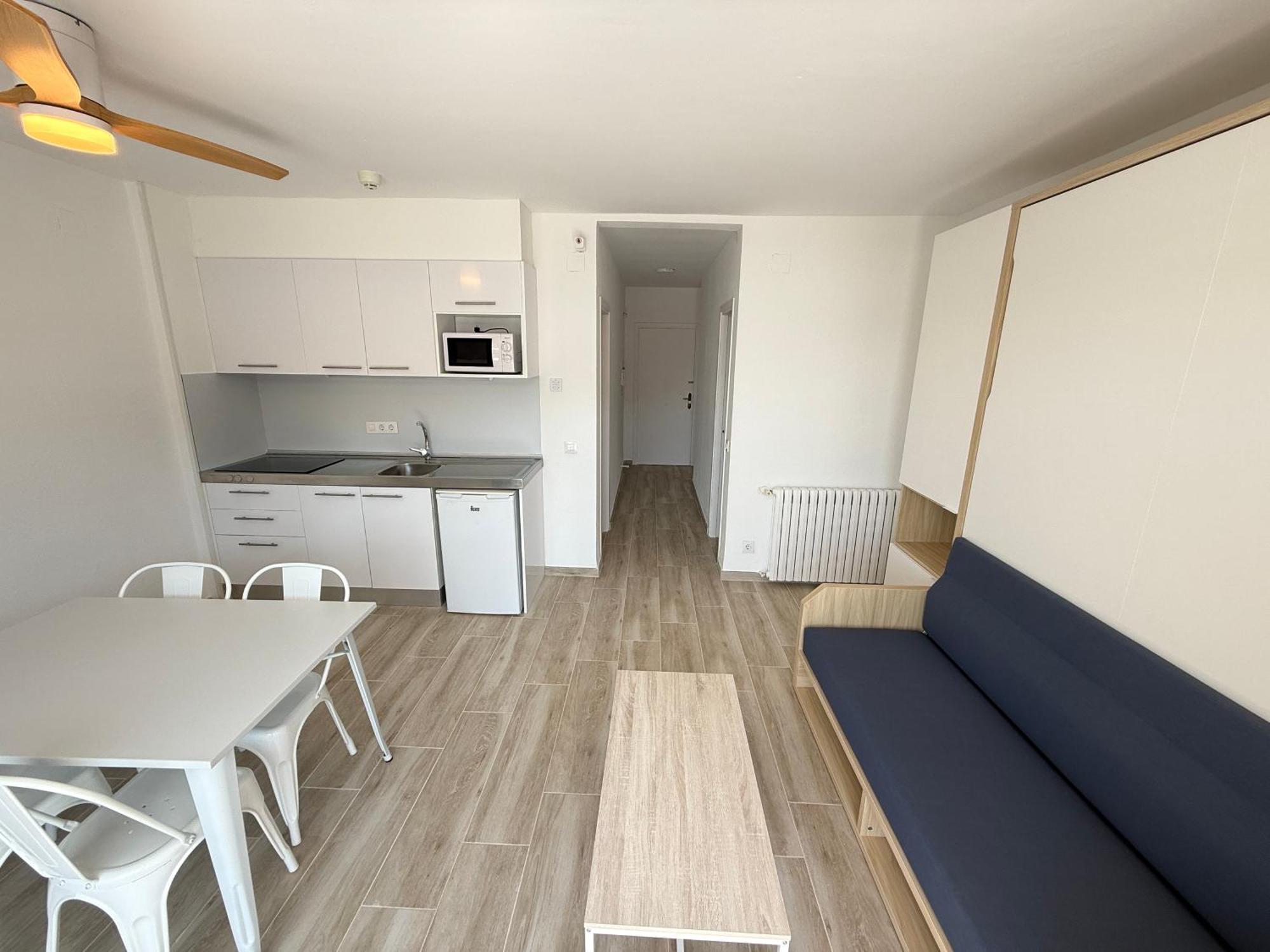 Superior One-Bedroom Apartment