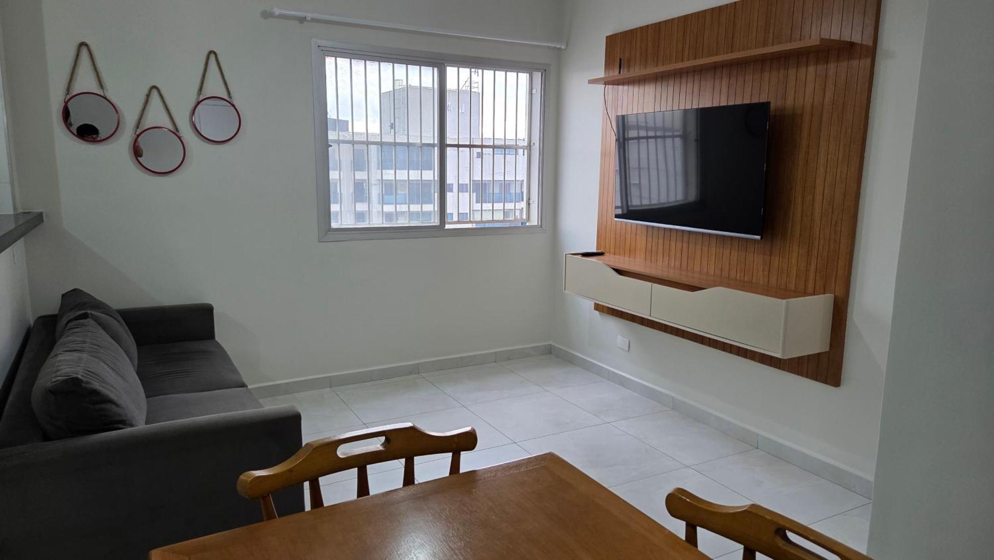 Apartamento de 2 Quartos com Vista Parcial do Mar