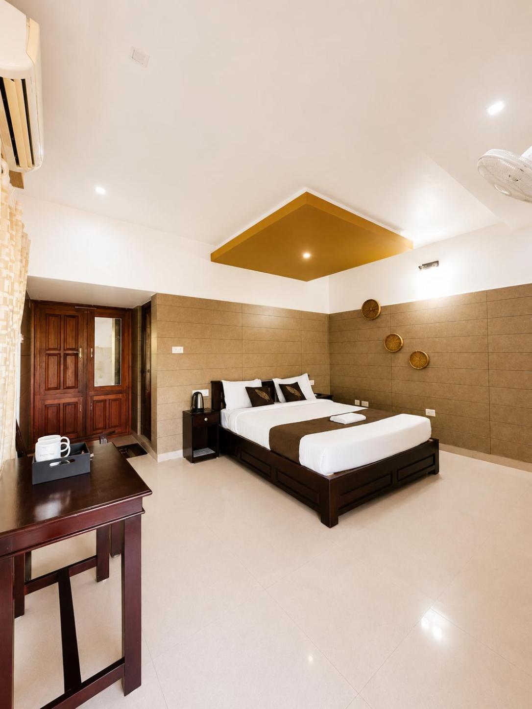 Double Room with Lake View