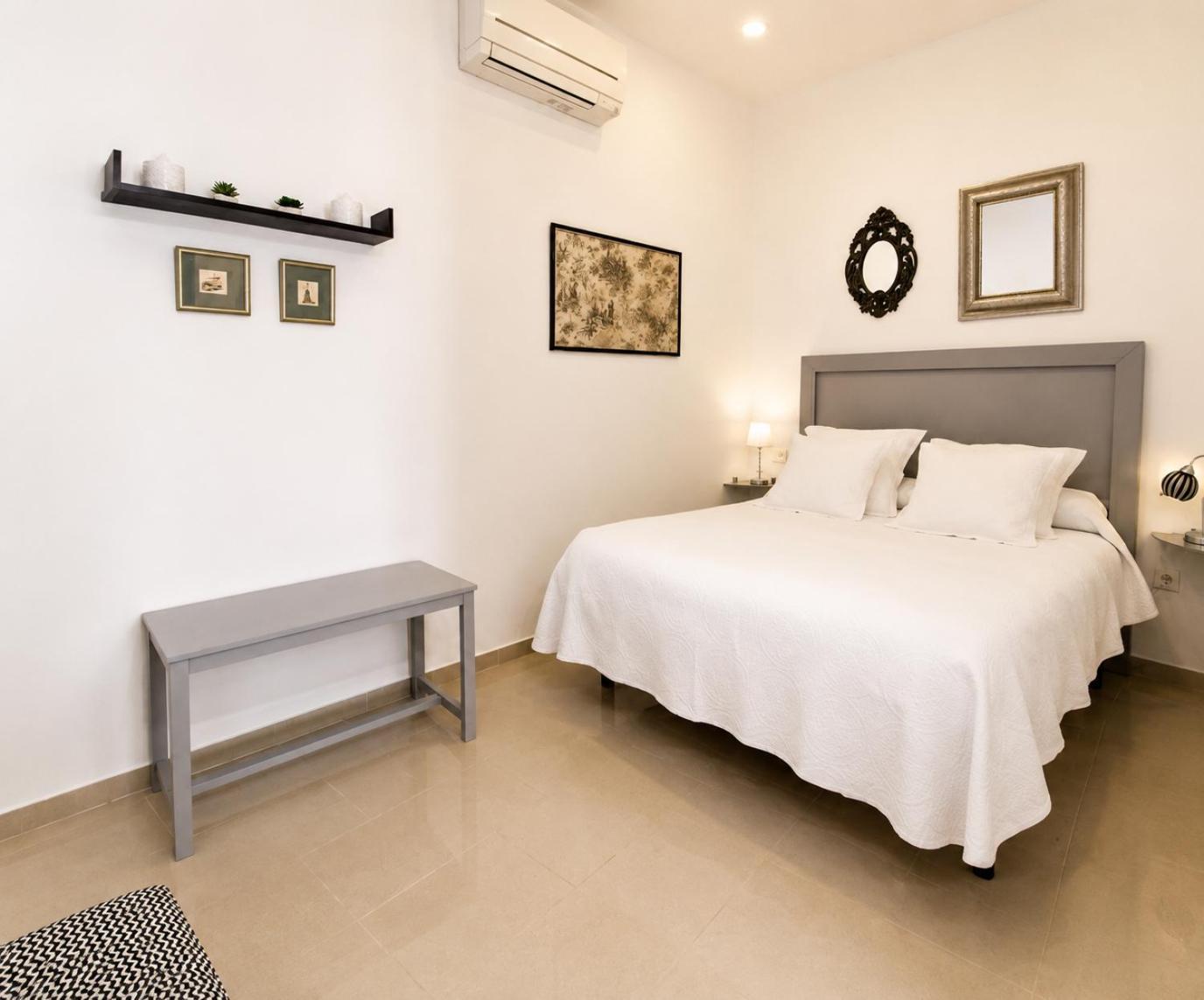 Superior One-Bedroom Apartment
