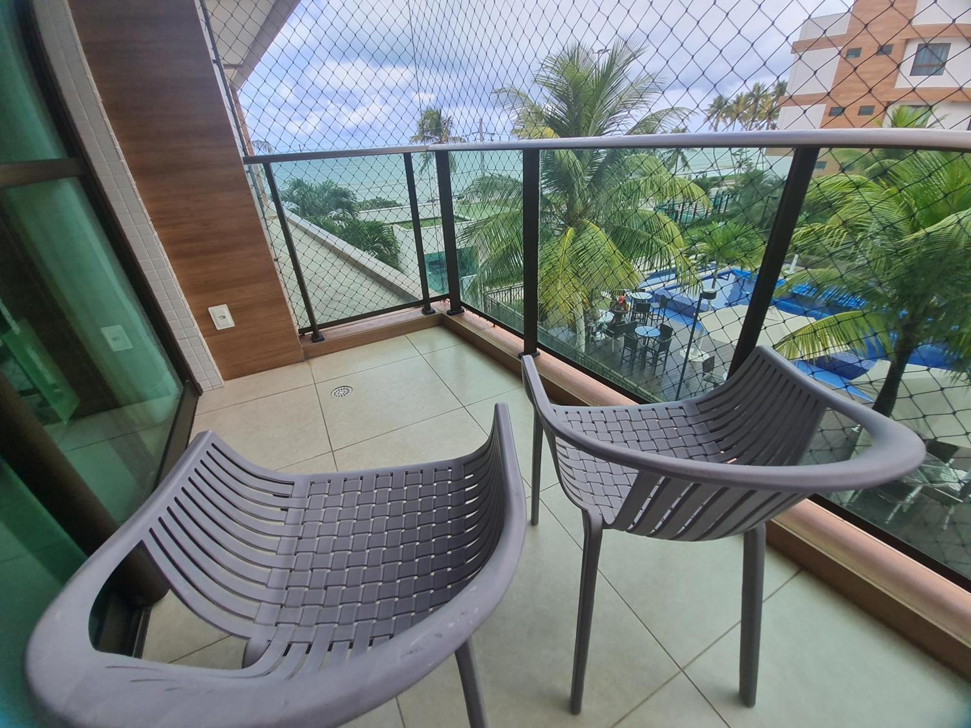 Apartamento de 2 Quartos com Varanda e Vista do Mar