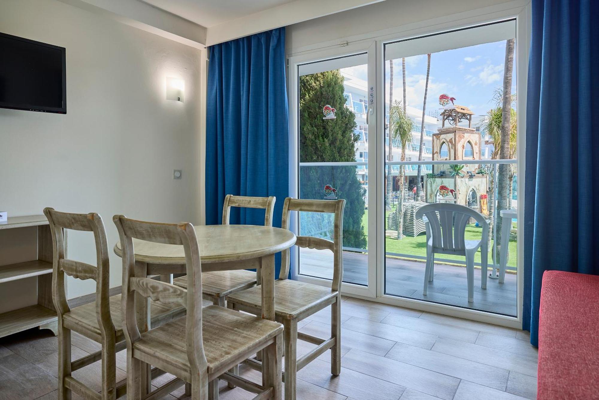 Themed One-Bedroom Apartment