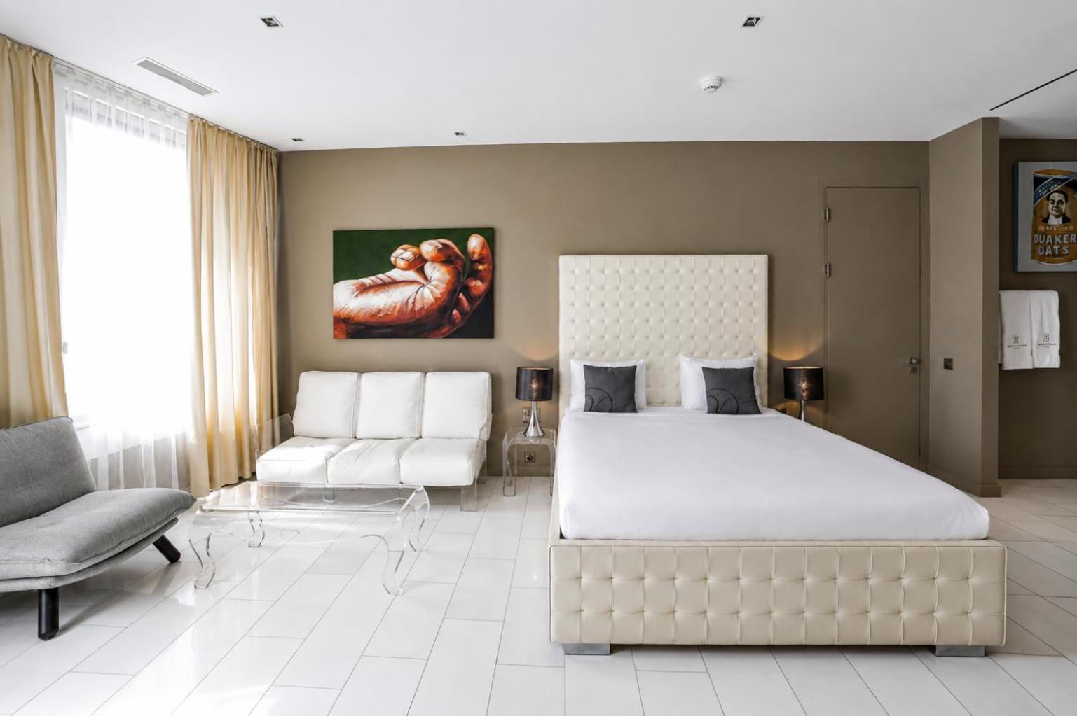 Grand Apartment Kitchenette