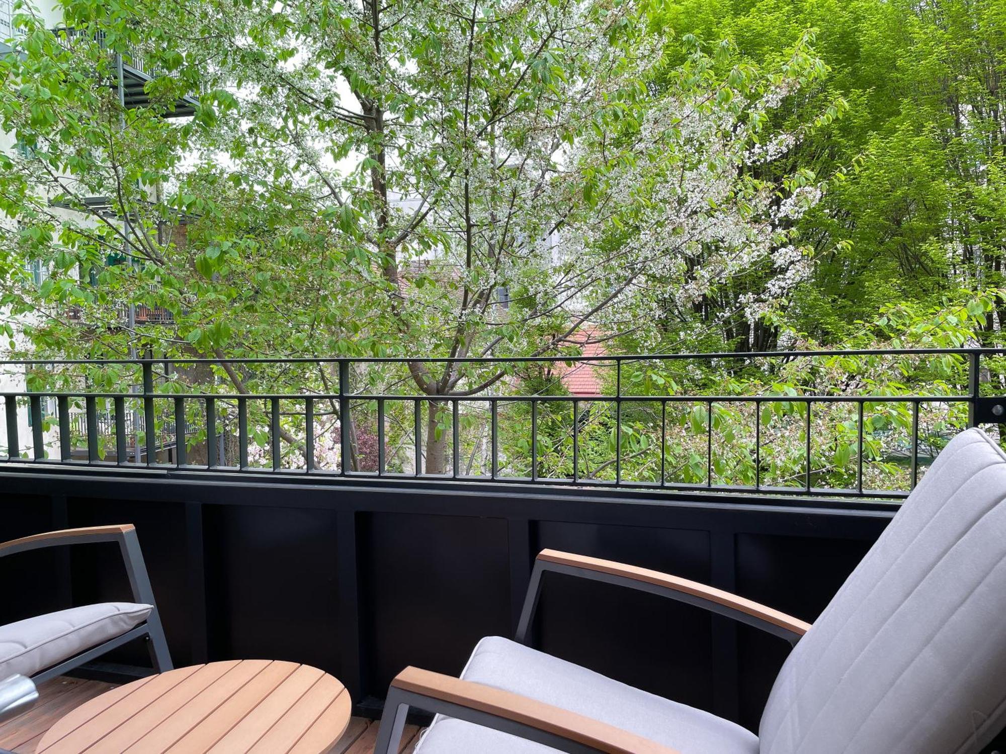 Deluxe Studio Balcony