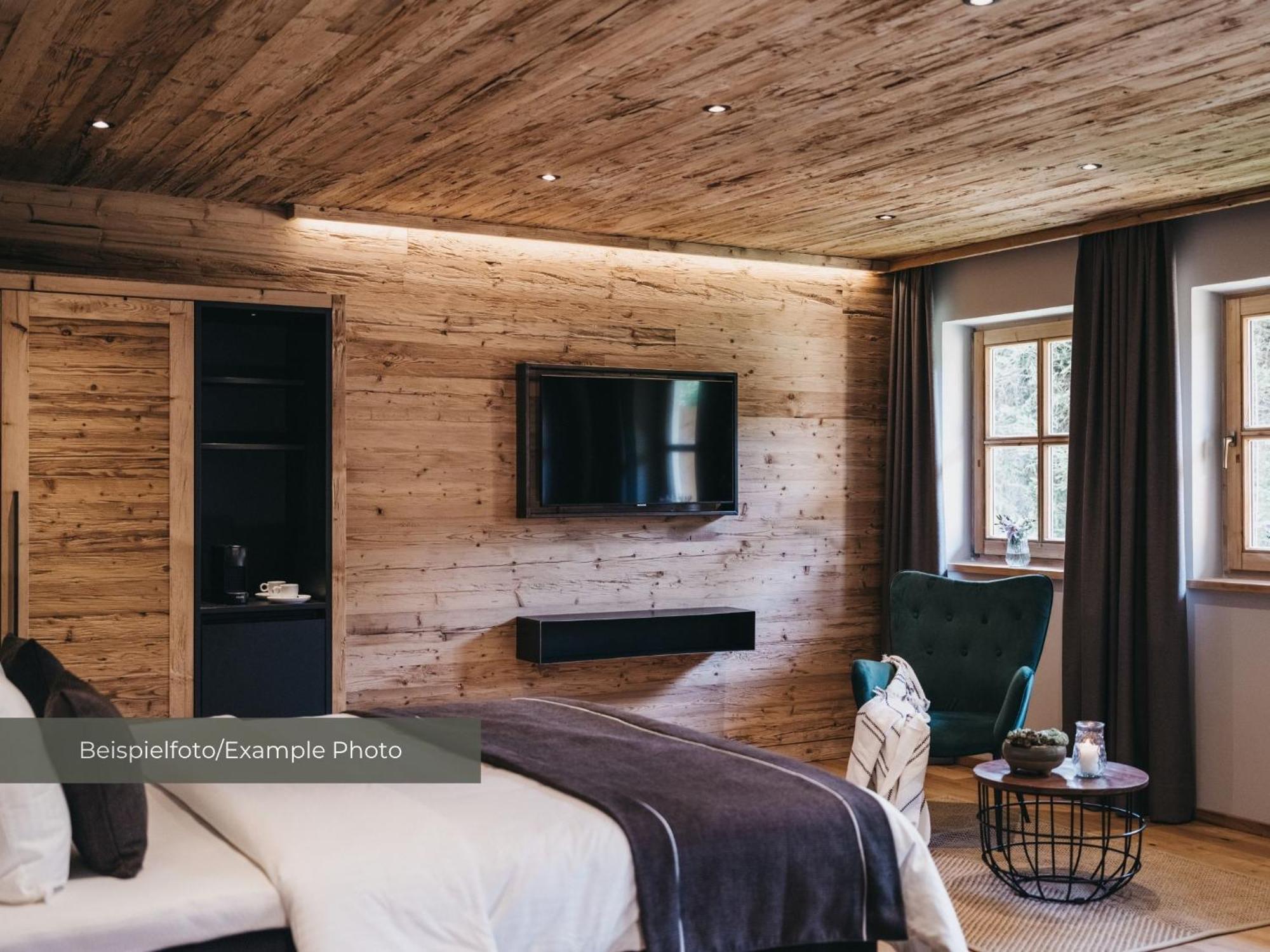 Superior One-Bedroom Apartment