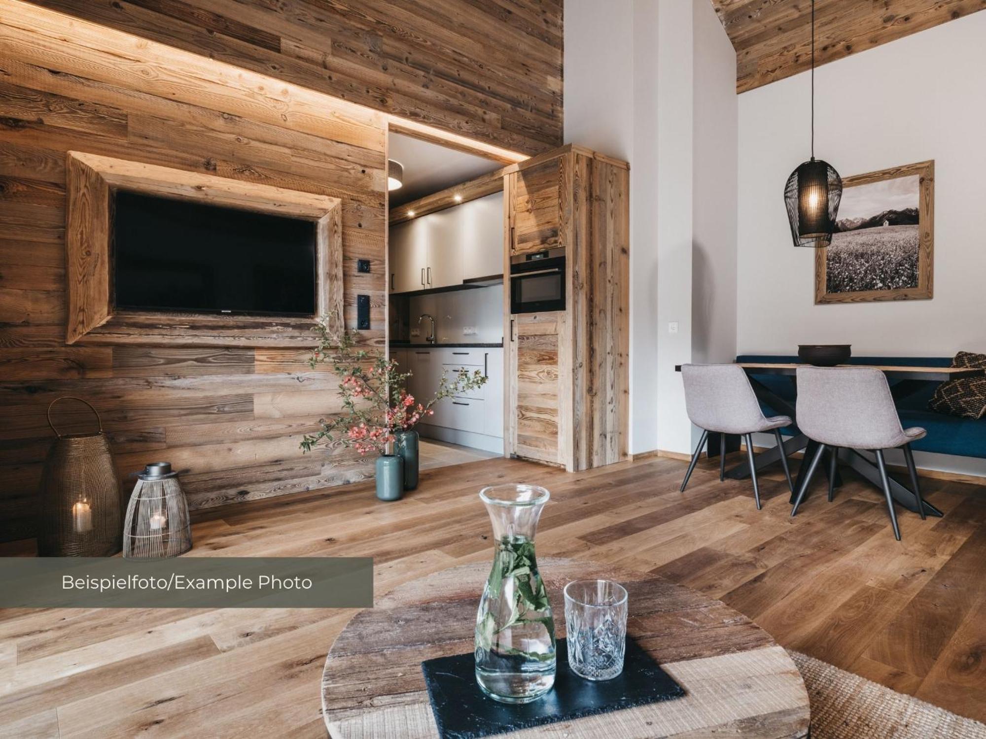 Superior One-Bedroom Apartment