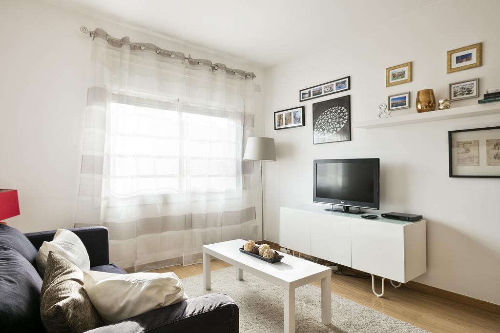 One-Bedroom Apartment,186763275:JPEG