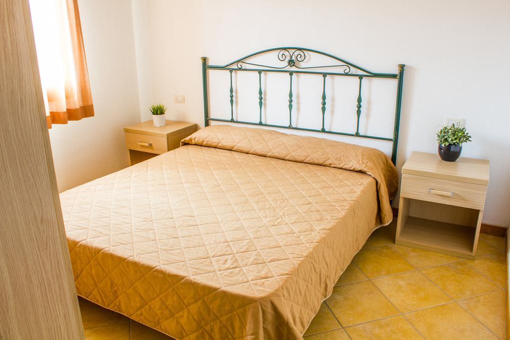 One-Bedroom Apartment,205588489:JPEG