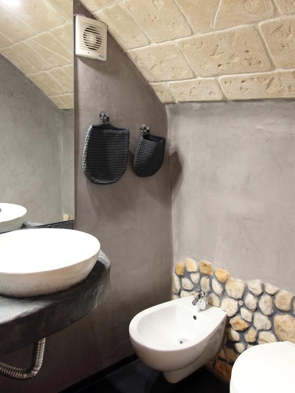 Studio Apartment,219210350:JPEG