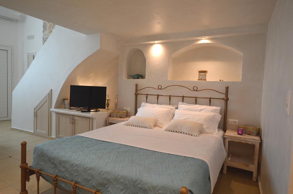 Apartment mit 2 Schlafzimmern und Zugang zu einem kleinen Pool