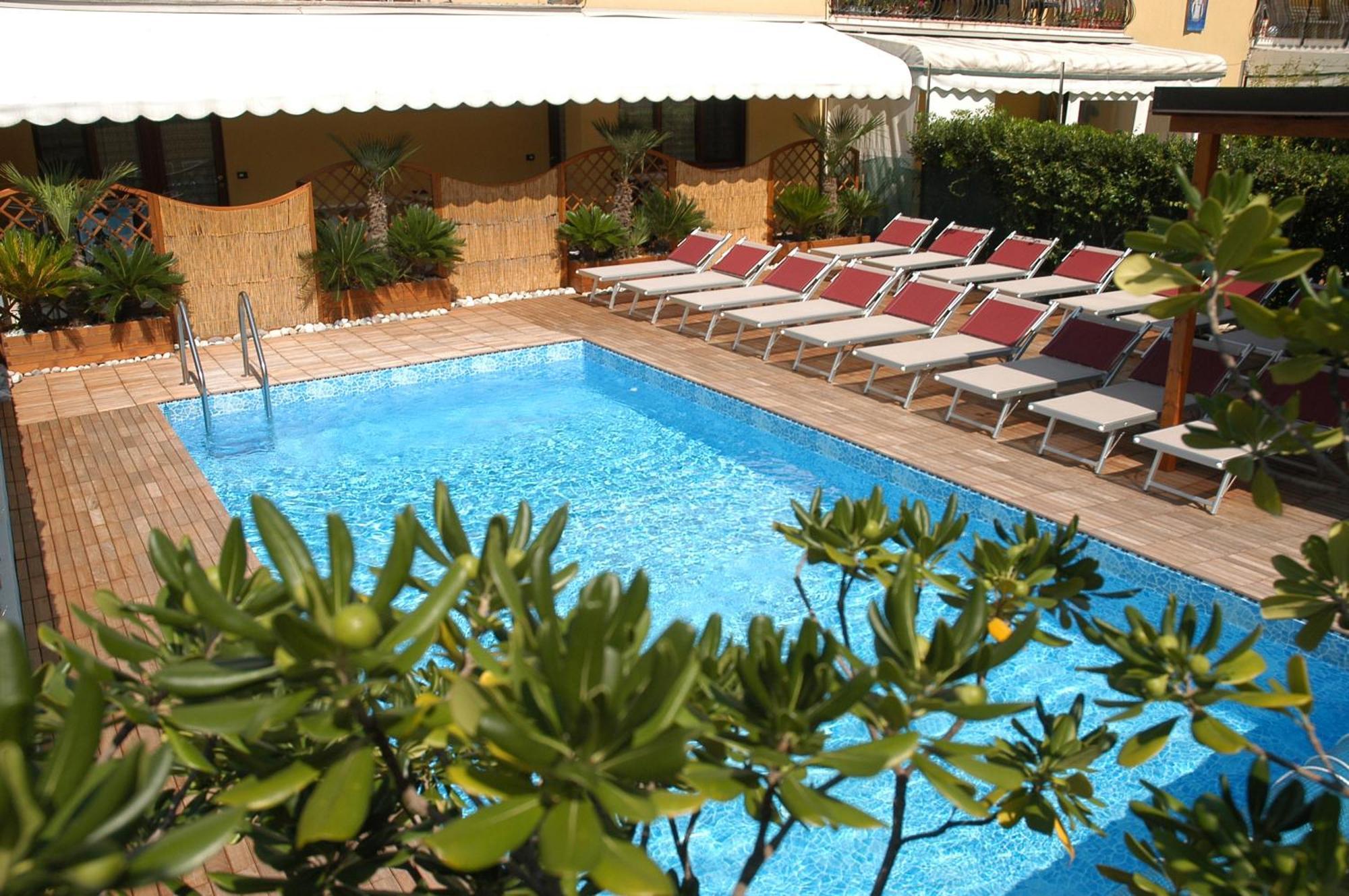 One-Bedroom Apartment with Pool View (2 Adults),665546772:JPEG
