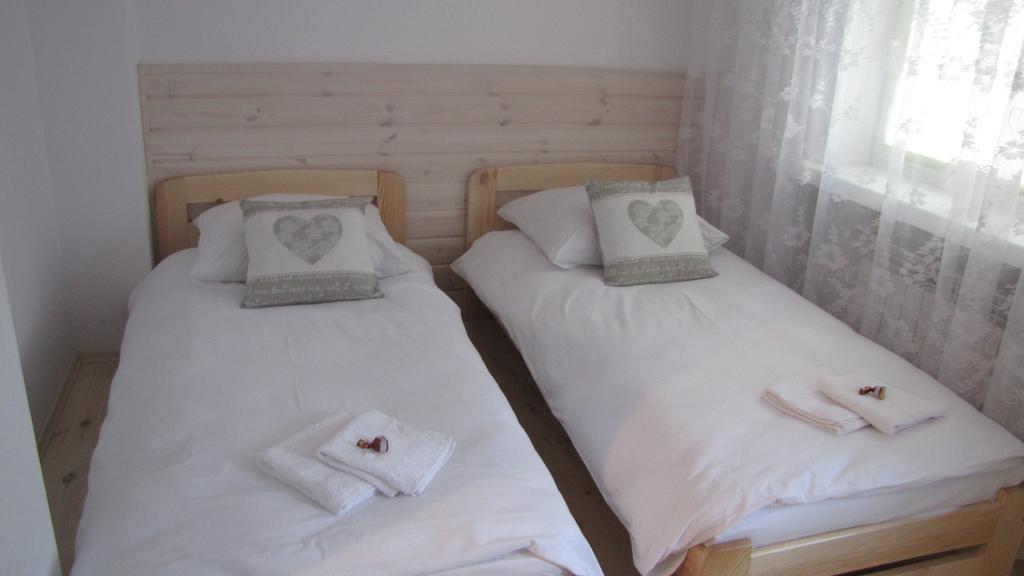 Two-Bedroom Apartment,813325239:JPEG