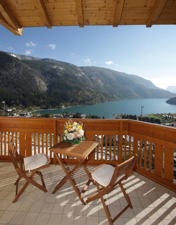 Apartment with Lake View,246713253:JPEG