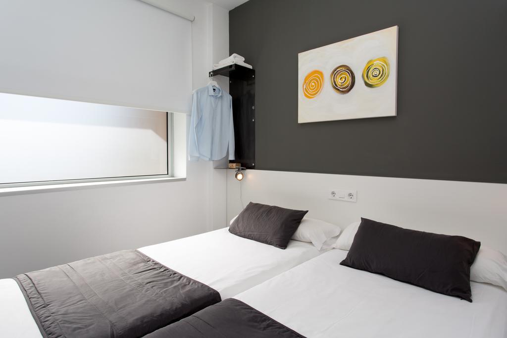 Two-Bedroom Apartment with Balcony City Views (2-4 Adults),640100418:JPEG