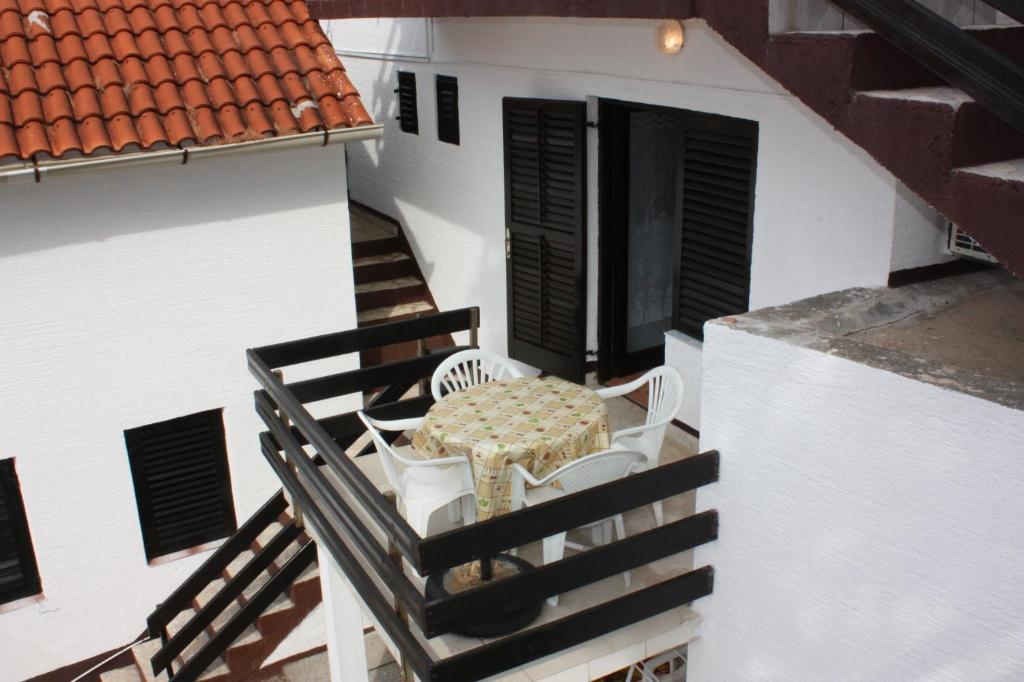 Two-Bedroom Apartment Sea View