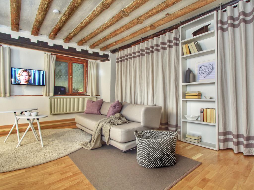 Studio Apartment