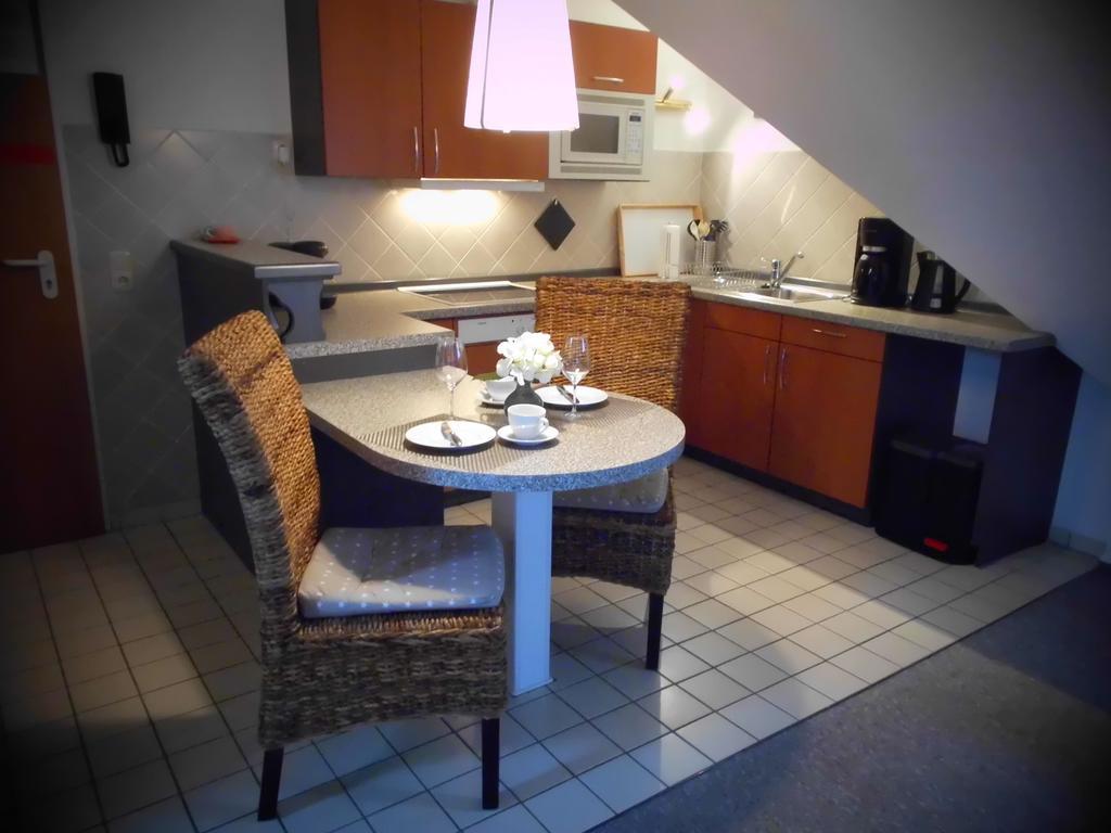 Studio Apartment,883155628:JPEG