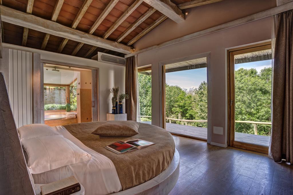 Suite with Spa Bath,330698554:JPEG