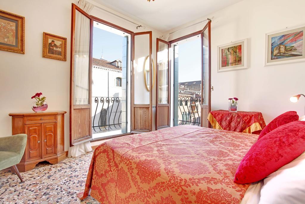 Appartement 2 Chambres avec Terrasse - Vue sur Canal - Cannaregio 2438
