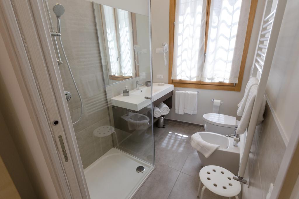 Junior Suite,370609213:JPEG