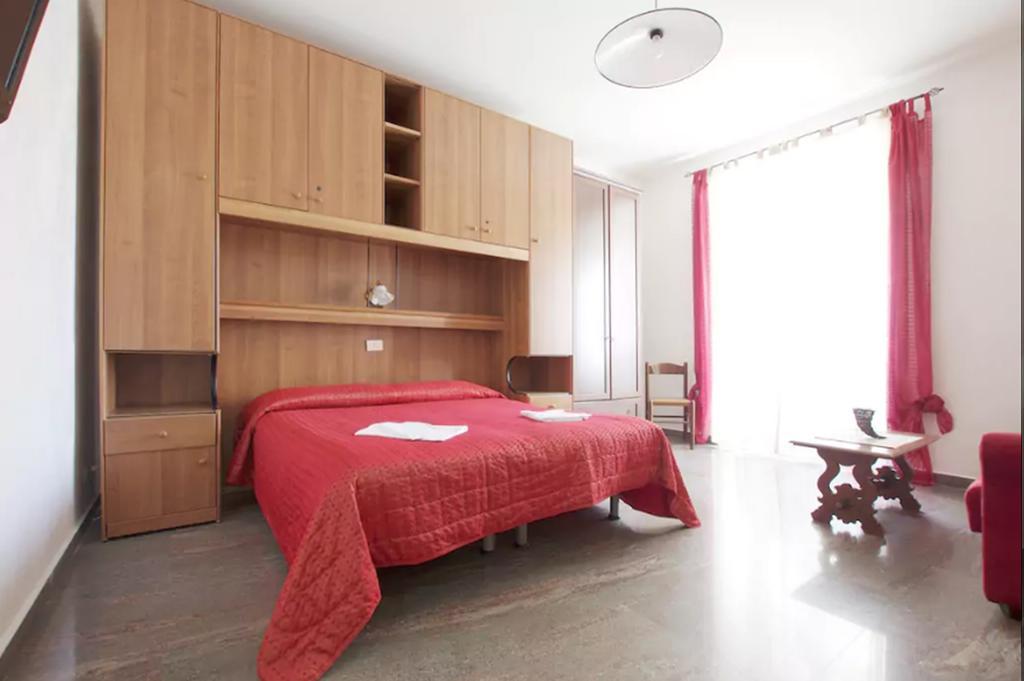 Three-Bedroom Apartment,386957716:JPEG