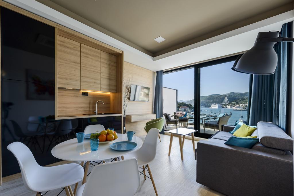 Executive One-Bedroom Apartment with Terrace and Sea View,401103426:JPEG