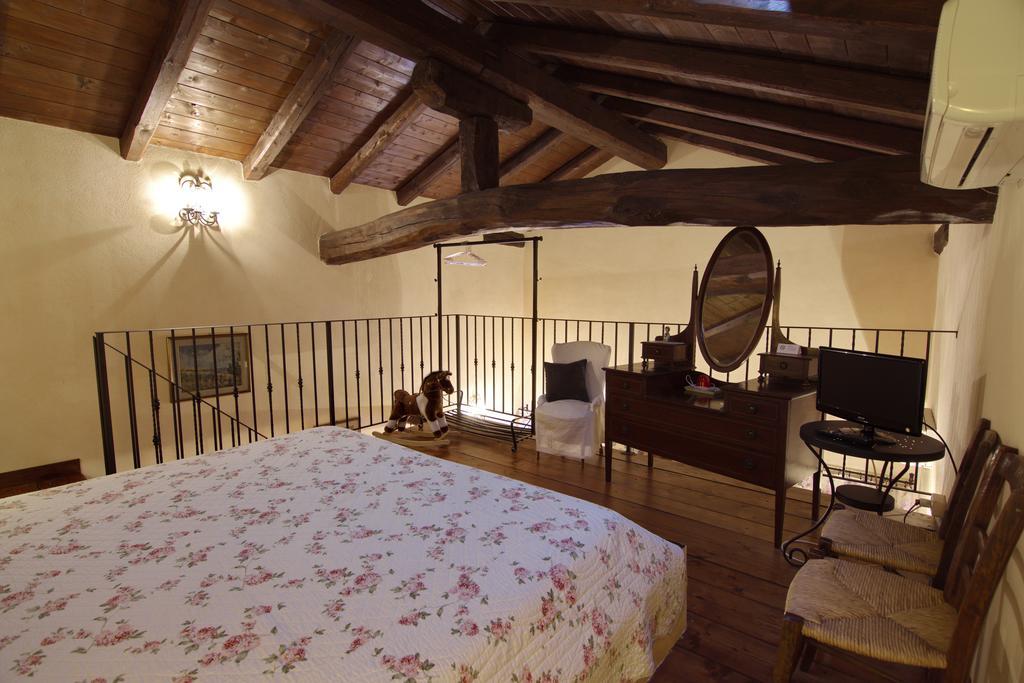 Quadruple Room Split Level,12849807:JPEG