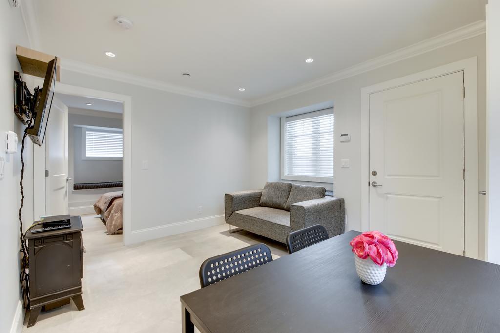 One-Bedroom House,440295933:JPEG