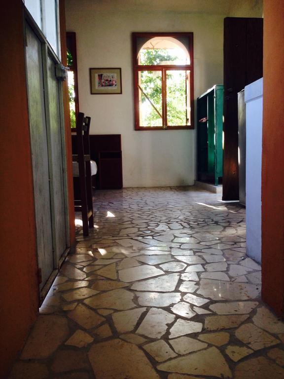 Studio,537782601:JPEG