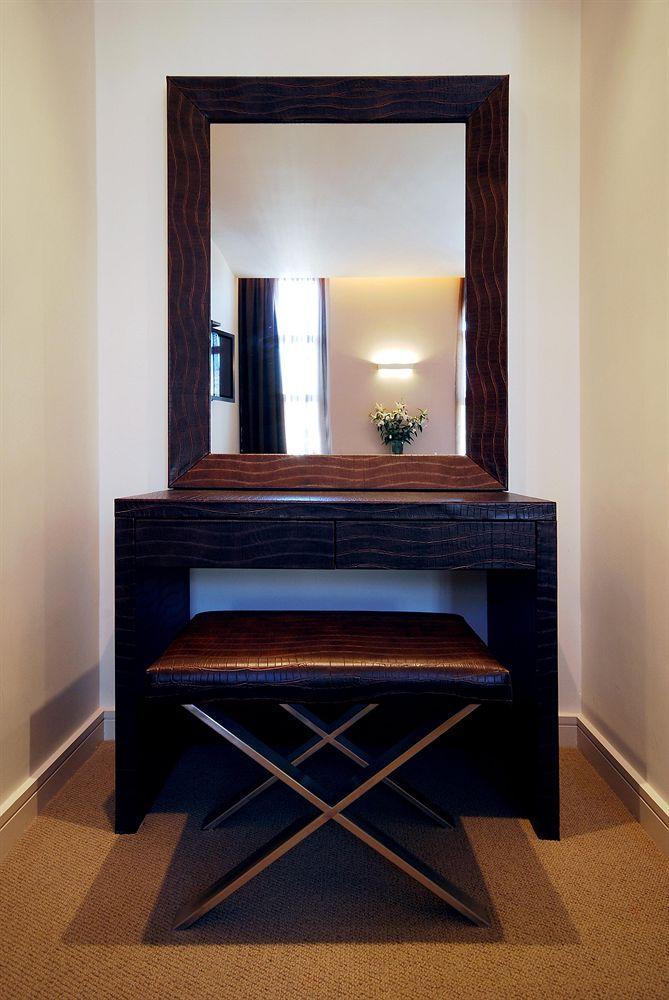 Large Open Plan One Bedroom