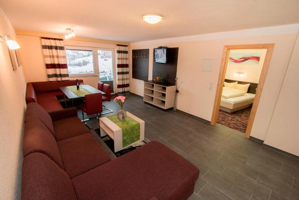 Comfort Apartment mit 3 Schlafzimmern und Balkon (6-10 Erwachsene)
