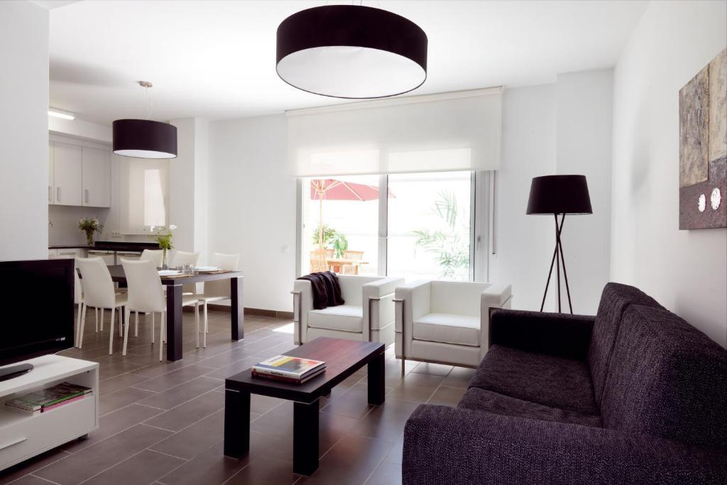 Three-Bedroom Duplex Apartment with Terrace (3-6 Adults),640448781:JPEG