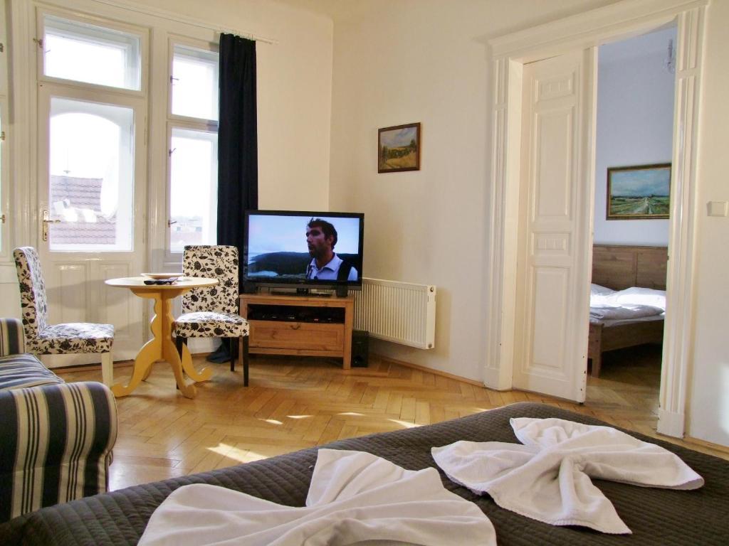 Two Room Apartment,63041251:JPEG
