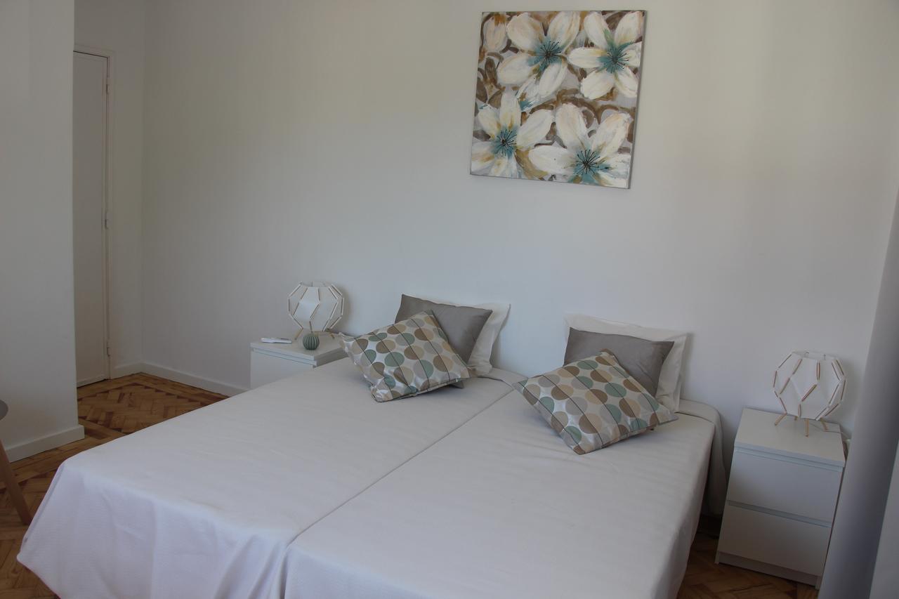 Three-Bedroom Apartment,663487503:JPEG