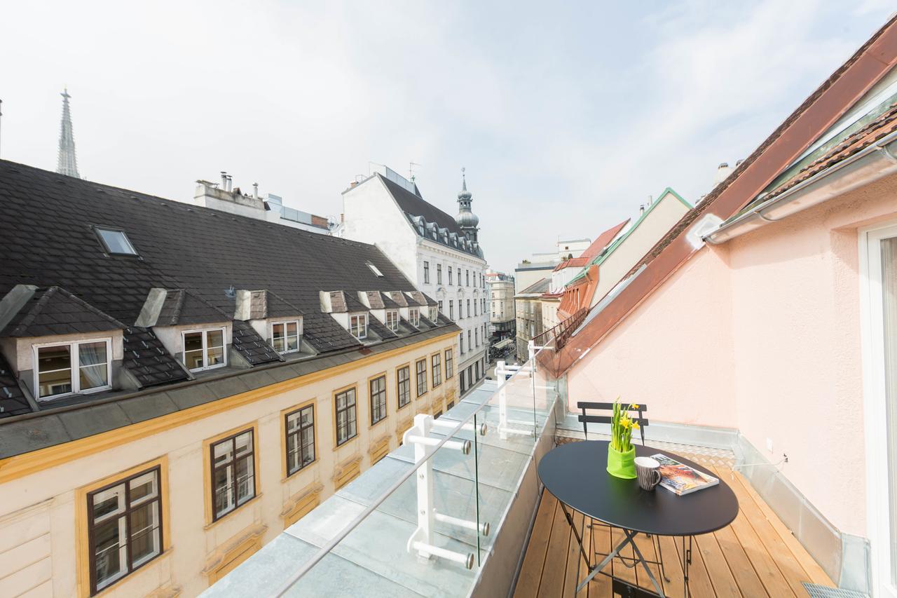 Apartment with Balcony,643710756:JPEG