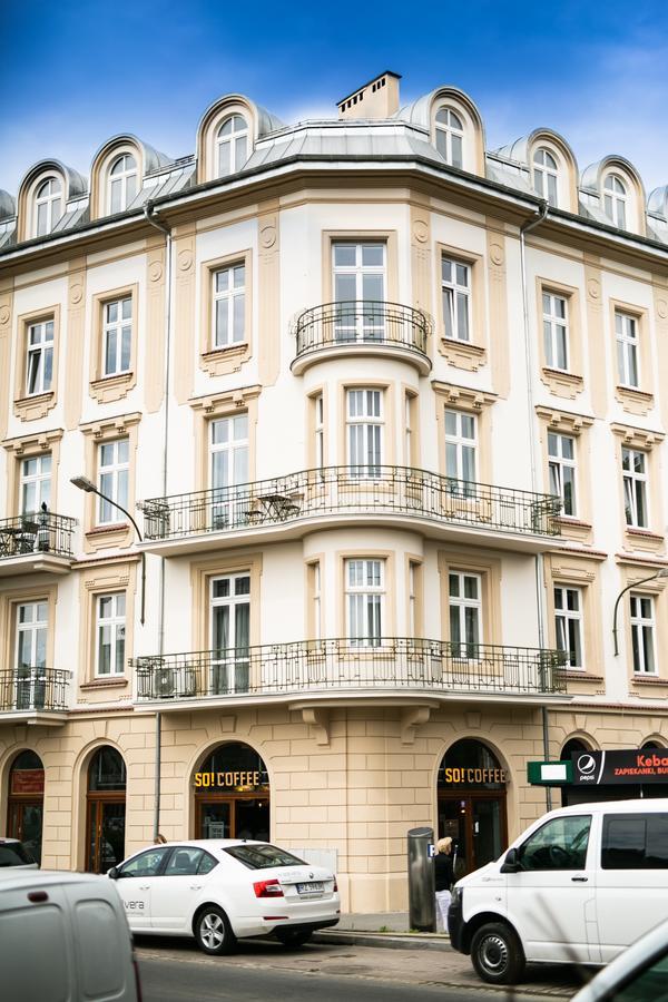 Deluxe Studio with Balcony,658611789:JPEG