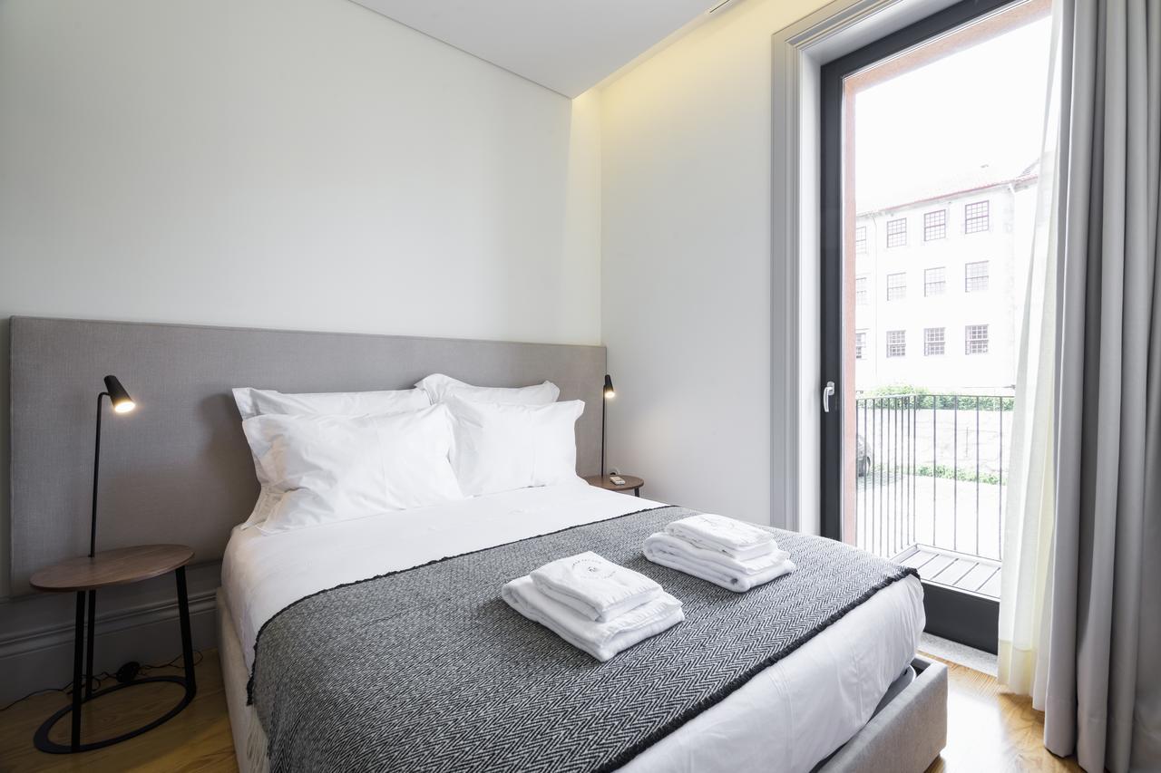 Apartamento de 1 Quarto com Varanda
